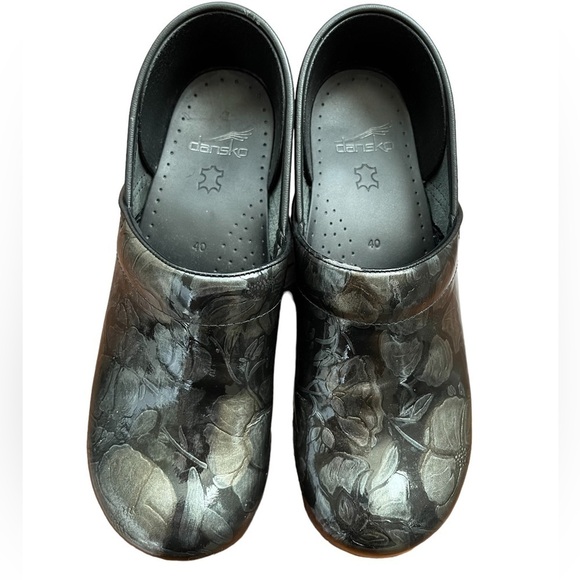 Dansko Clogs Pewter Floral Patent Womens 40 US 9.5-10 Black - Picture 2 of 5